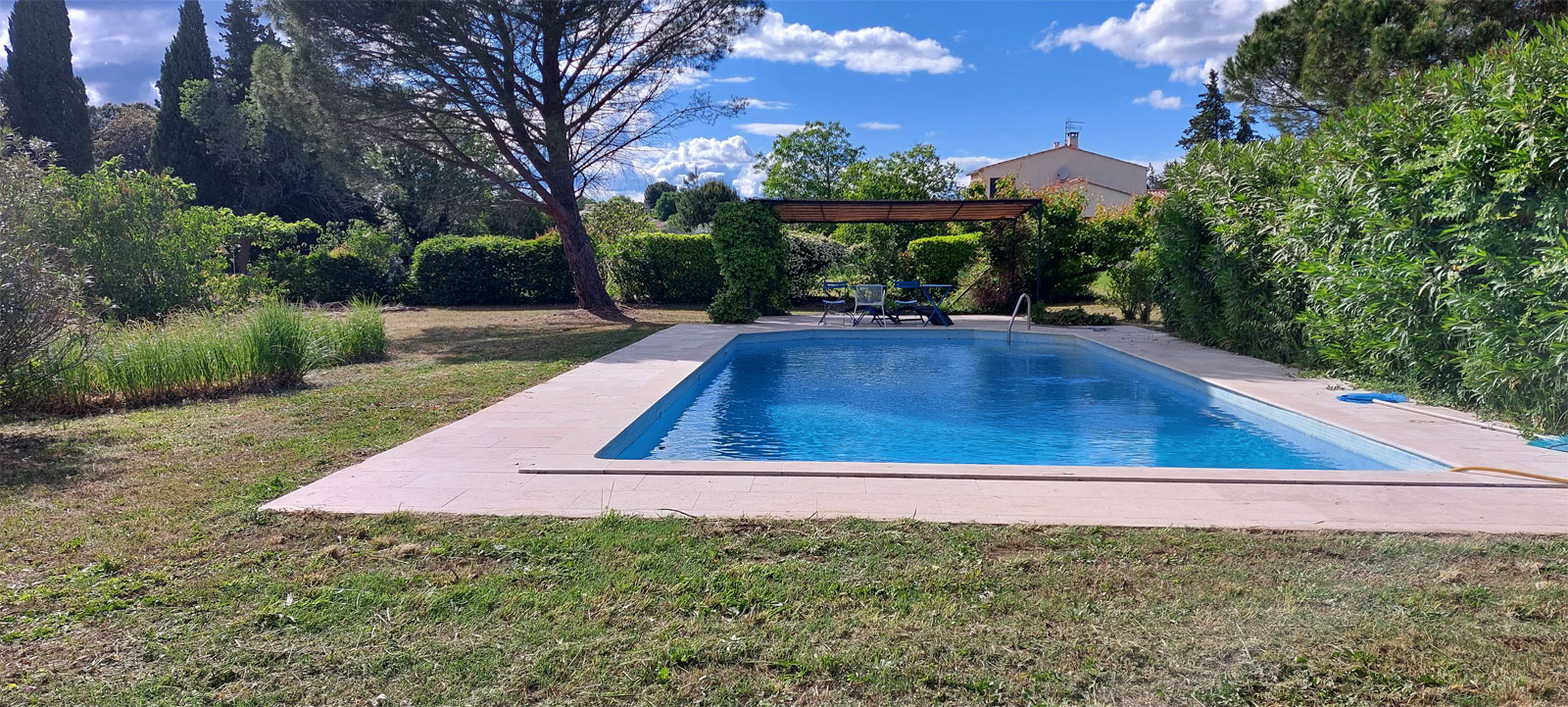 swimmingpool yogaferien Provence